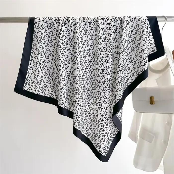 2025 nouvelle mode léger luxe lettres imprimer foulard en soie 90 cm femmes sergé Simple carré foula