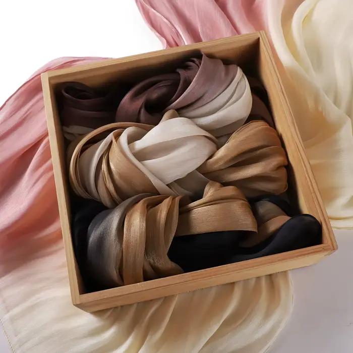 Foulard de luxe en Satin de soie, dégradé de couleur, brillant, lisse, froissé, châle, protection so