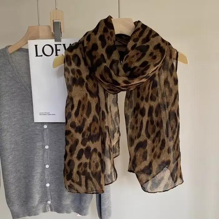 Écharpe vintage en mousseline de soie à imprimé léopard pour femme, châle rond Harajuku, mince, déco
