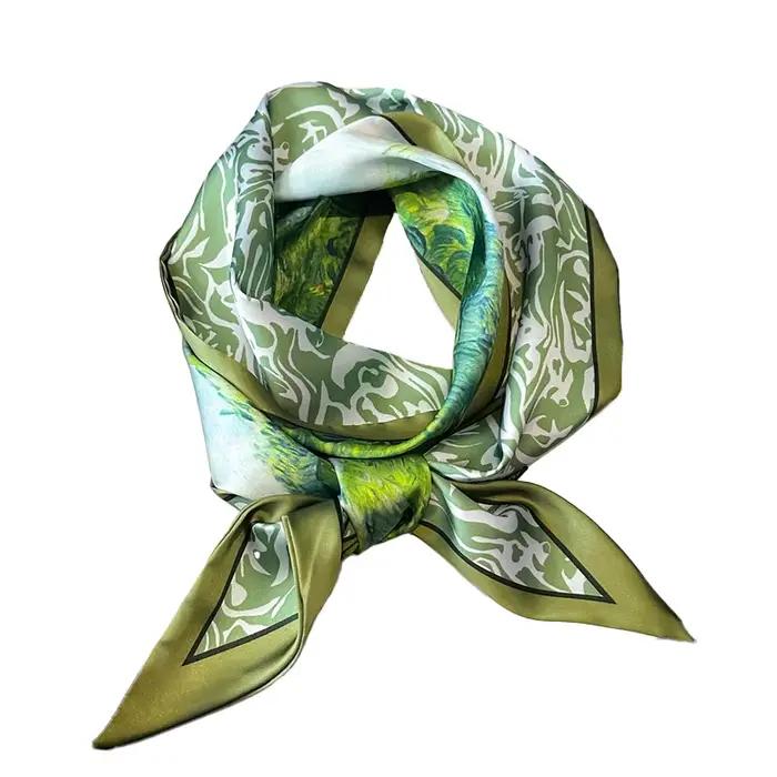 Foulard en polyester fleuri multifonction pour femmes élégantes et confiantes pour toutes les saisons et occasions décontractées
