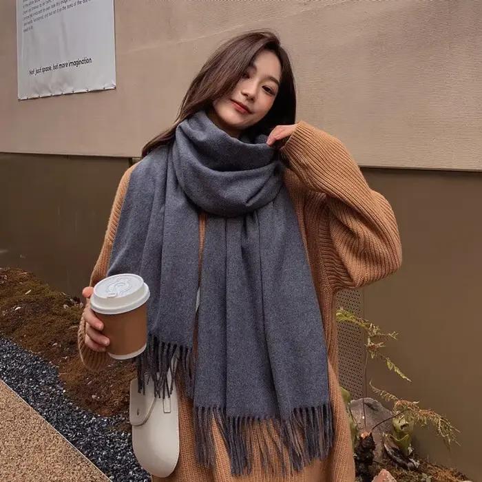 Écharpe en polyester solide pour femmes, élégante et chaude pour les voyages et les sorties hivernales