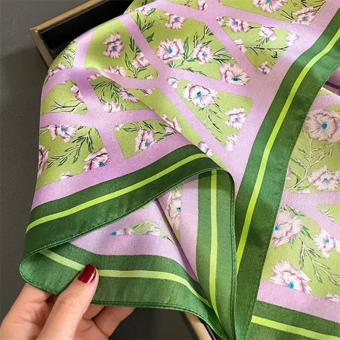 Foulard en soie ZKVS fleuri pour femmes, élégant et confortable, idéal pour toutes les saisons et occasions décontractées