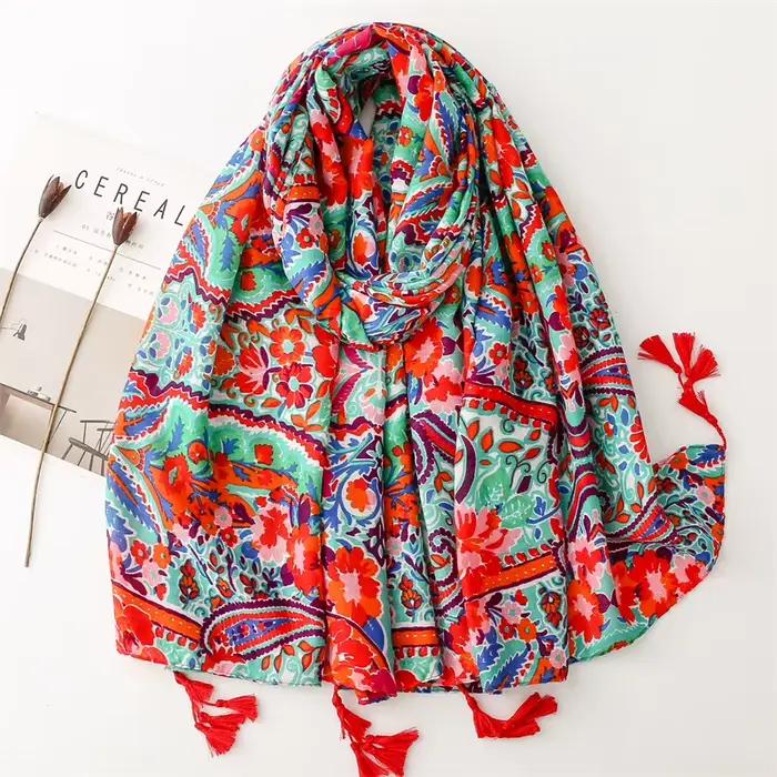 Châle en Viscose avec Pompon