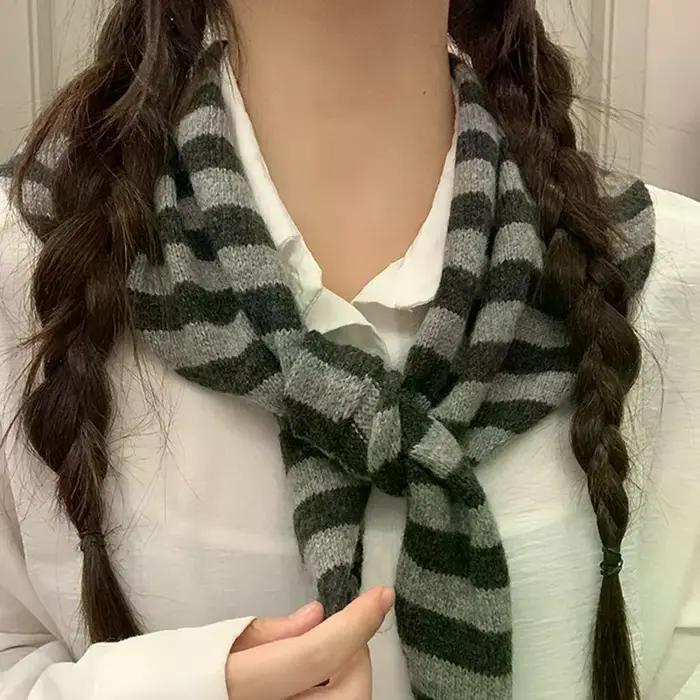 Écharpe Triangle Rayée pour Femme Polyvalente Chaude Automne Hiver Occasions Spéciales ```