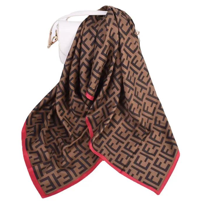 Foulard en soie imprimé lettres géométriques pour femmes