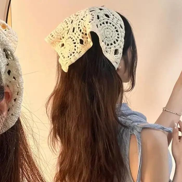 Écharpe triangulaire ajourée en crochet couleur unie pour femme et fille