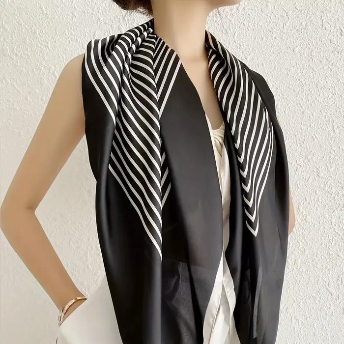 Écharpe carrée à rayures noires et blanches pour femme