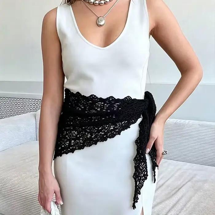 Écharpe triangulaire en dentelle au crochet