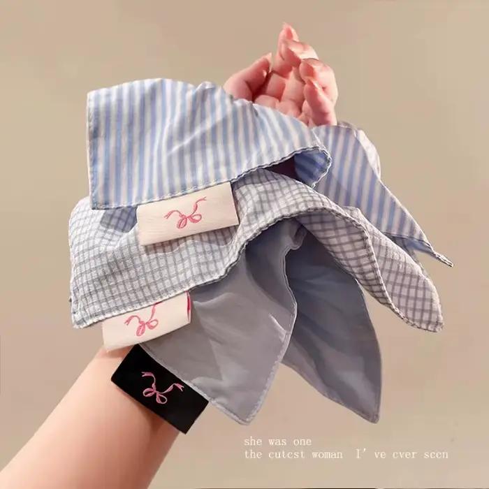 Élastique à cheveux carré à rayures bleues