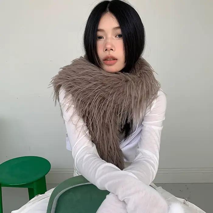 Écharpe à cheveux longs marron