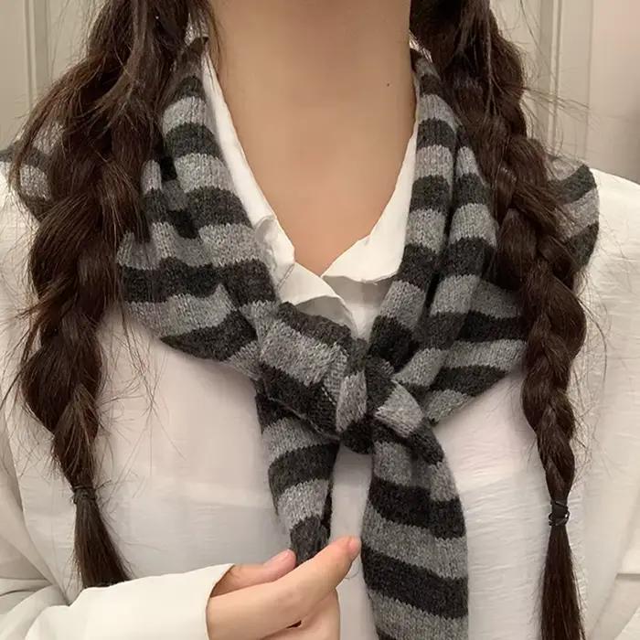 Écharpe Triangle rayée pour femme