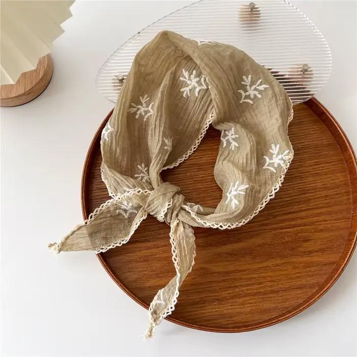 2024 nouveau petit foulard carré châles Decora lin coton dentelle Triangle écharpe été Floral cheveux