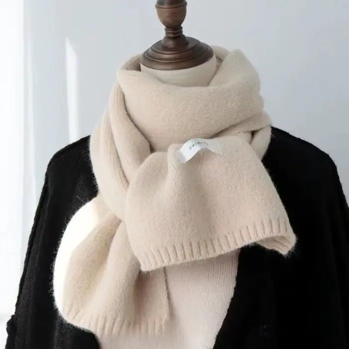 2025 automne et hiver nouvelle Version coréenne Ing Style couleur unie écharpe étudiant chaud tricoté polyvalent Couple