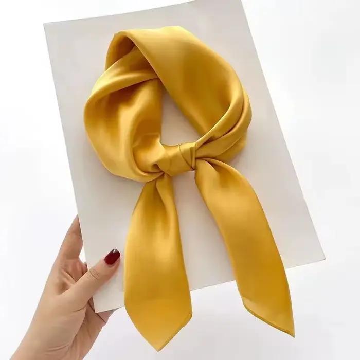 Foulard en soie 100% pour femmes style novelty taille 70x70cm pour mariage et occasions spéciales multicolore soyeux polyvalent