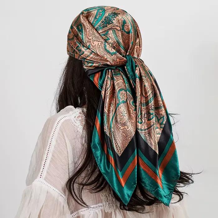 Foulard Carré en Soie de Luxe pour Femme 90x90cm