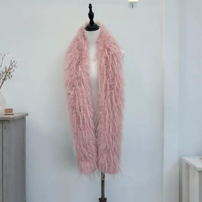 Écharpe pour femme style fausse plume de dinde