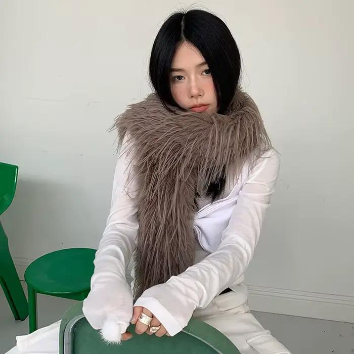 Écharpe à cheveux longs marron