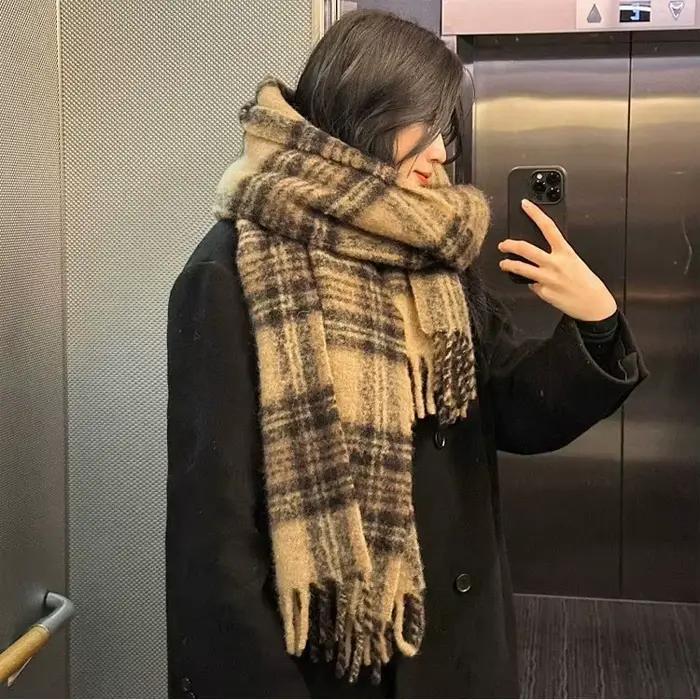 Nouvelle écharpe à carreaux tissée pour femmes en automne et en hiver
