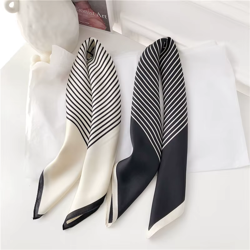 Femmes version coréenne de rayures simples brocart forgeage 70 cm petite écharpe carrée foulard foul