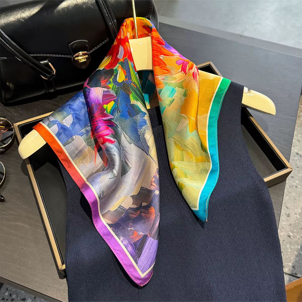 100% foulard en soie femmes petit 53cm carré Vase imprimé foulards cou cheveux main poignet Bandana 