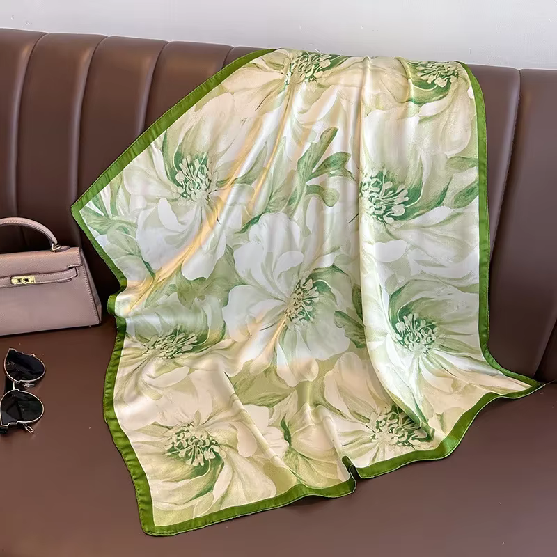 Écharpe carrée à imprimé floral vert pour femme, foulard en satin doux, bandeau femme, bandeau de sa