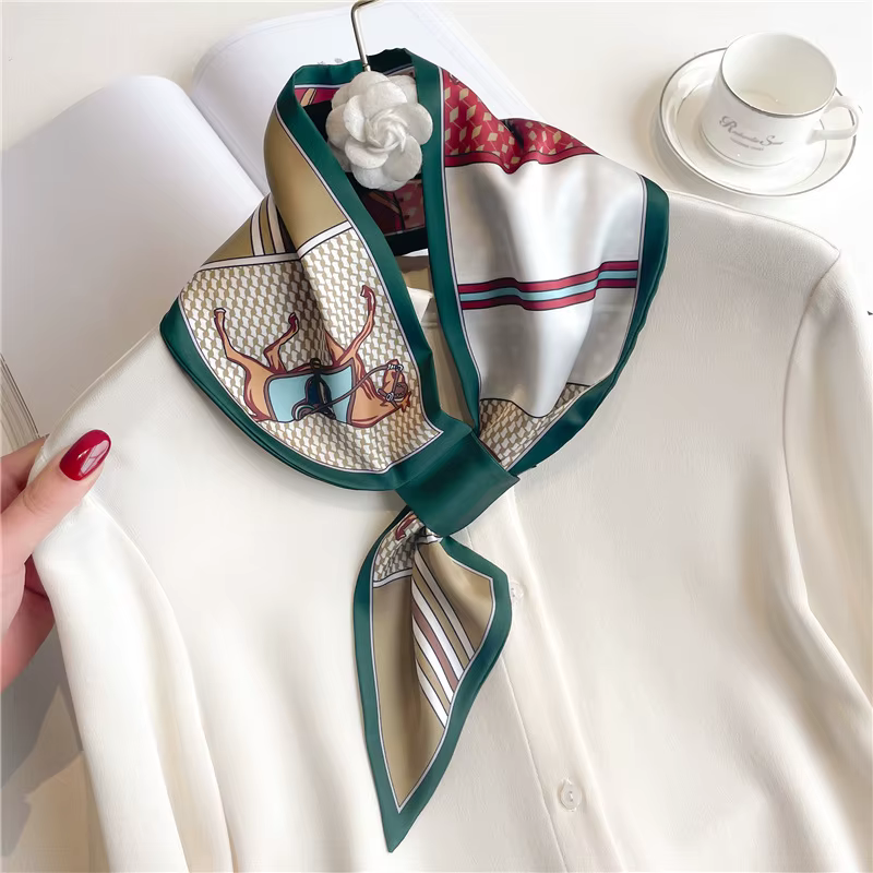 Marque de luxe imprimé cheval foulard maigre écharpe pour femmes Satin rubans de soie Bandana dames 