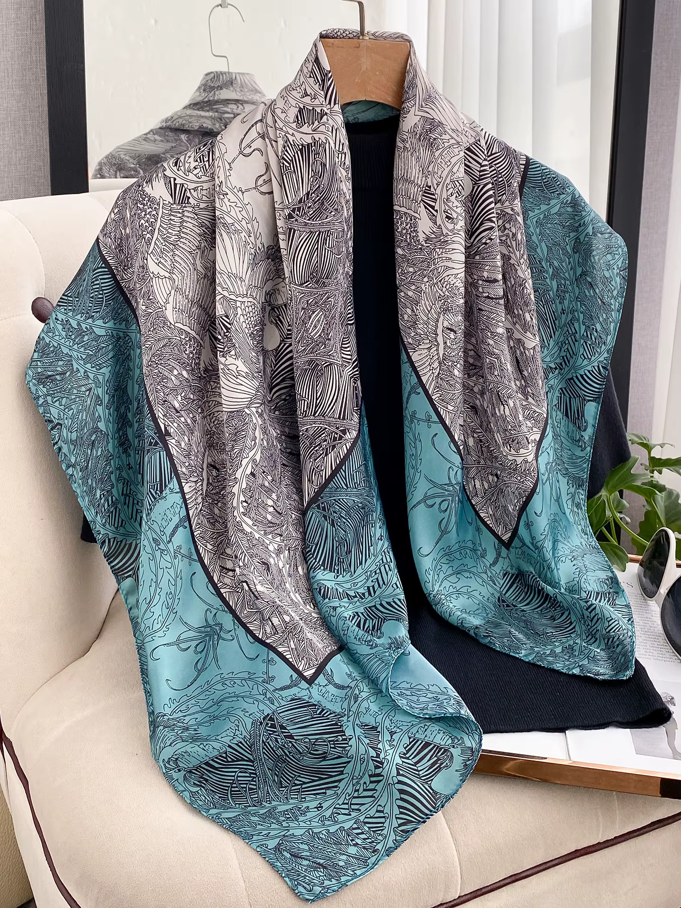 Nouveau Foulard Carré en Satin Lijiin 90*90cm, Foulard en Soie Réaliste, Cadeau pour Membre du Magas