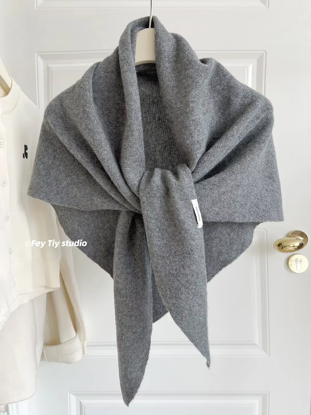 Écharpe triangulaire britannique pour femme, 100% laine, écharpe de luxe, polyvalente, super confort