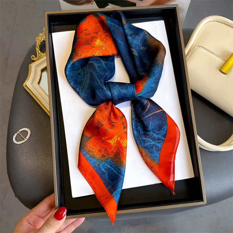 Foulard carré en Satin imprimé Floral Vintage pour femmes, Bandana léger en Satin doux, accessoire d