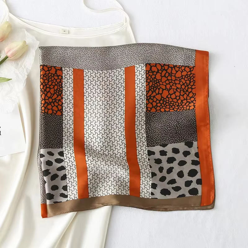 Élégant foulard en soie imprimé léopard pour femme, 70 cm, accessoire de mode décoratif pour la poit