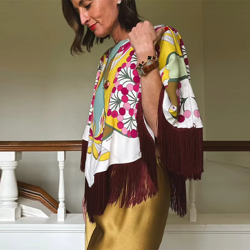 Nouvelles Écharpes Femme Broderie Mode Pompons Élégantes à Lacets Col Montant Châle Féminin Accessoi