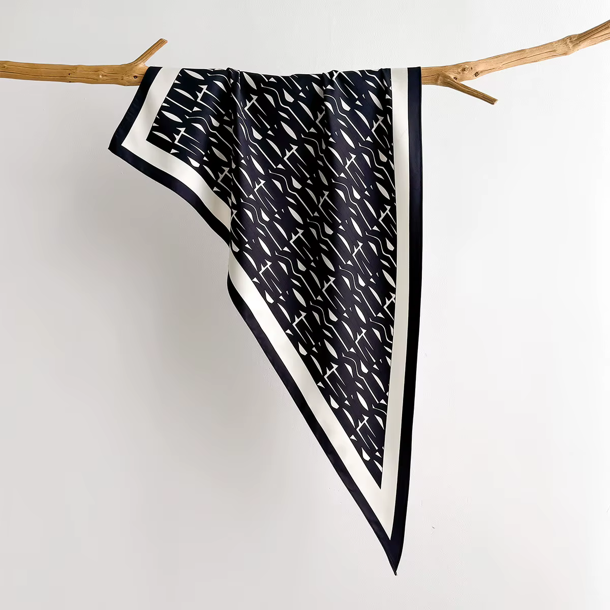Écharpe carrée imprimée rétro pour femmes, foulards en satin doux, bandanas, hijab de luxe, foulard