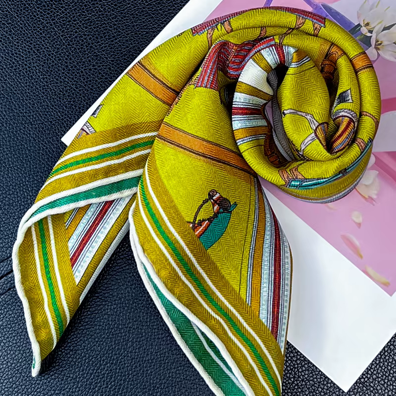 Écharpe de luxe en soie et laine 65 cm, texture chevrons, imprimé artistique équestre, pour soirée e