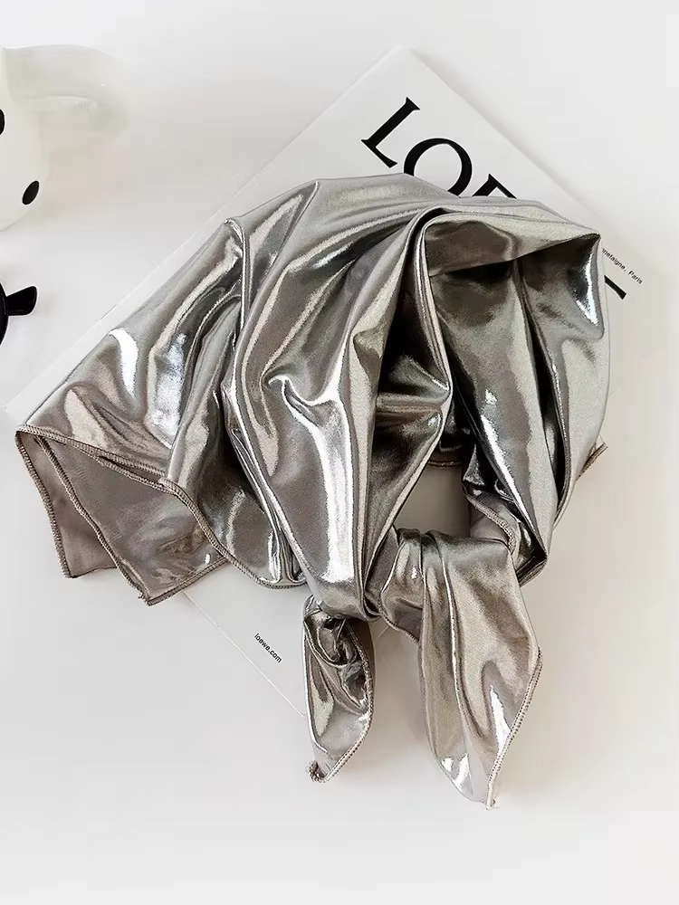Foulard carré argenté Y2K 2026, style rétro épicé, châle pour cheveux, protection solaire, bandana,