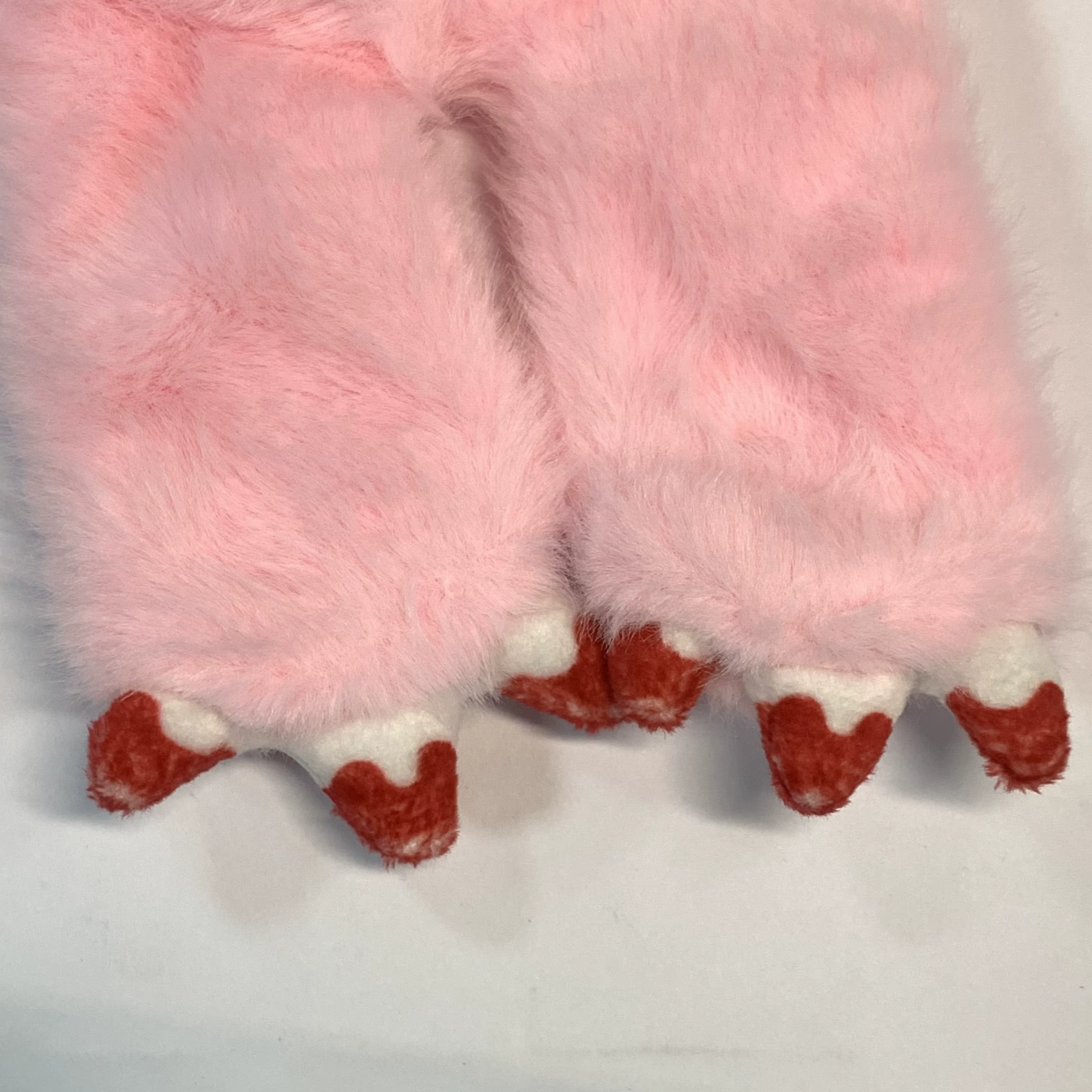 Écharpe en peluche ours sombre rose. Fausse fourrure douce, visage d'ours icône. Chaud et élégant po
