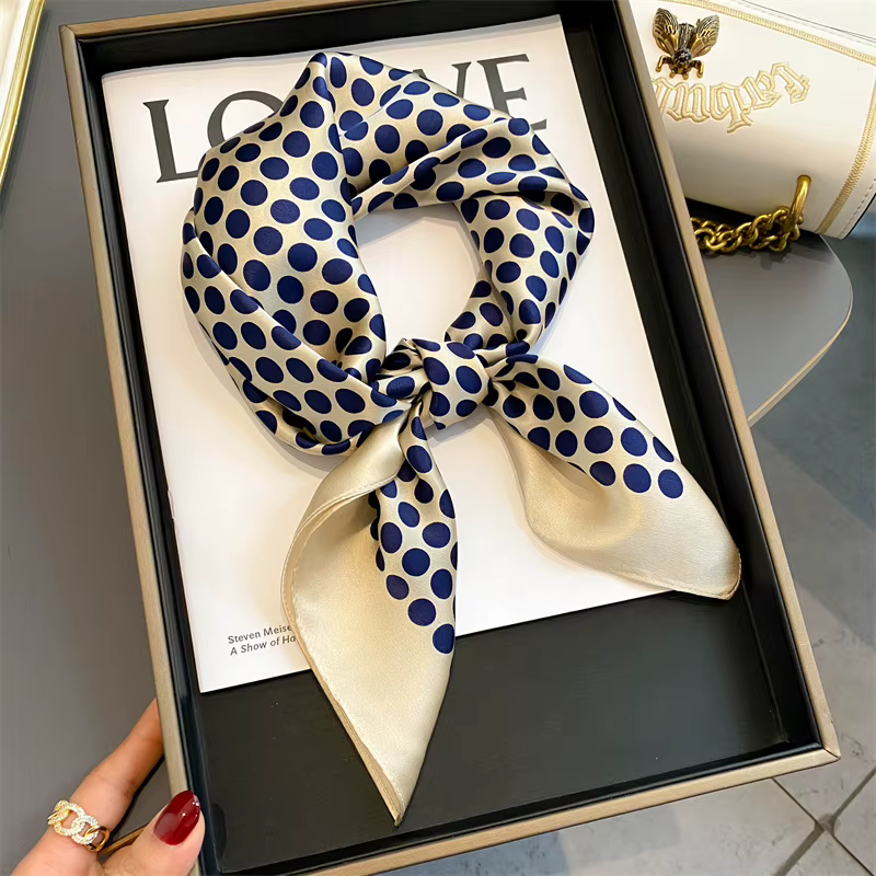 100% Foulard en soie véritable nouveau 70CM châle naturel enveloppes femmes dames mode foulards Foul