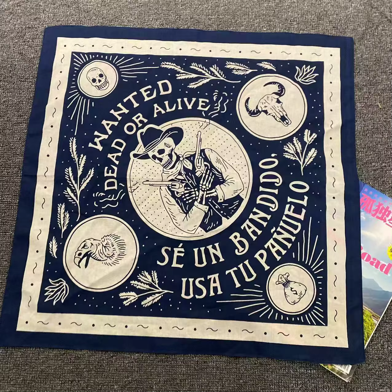 Rétro crâne imprimé carré écharpe à la mode marque rue écharpe coton hiphop rue danse moto foulard p