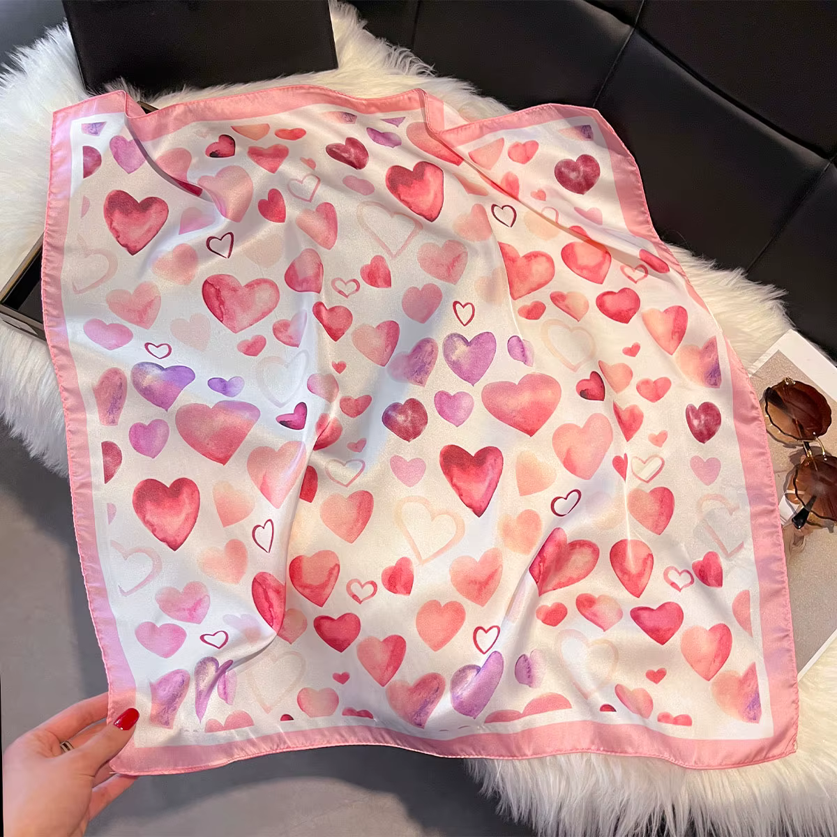 Nouveau amour imprimer 70*70 cm soie Satin cheveux écharpe femmes mouchoir imprimé femme tête carrée