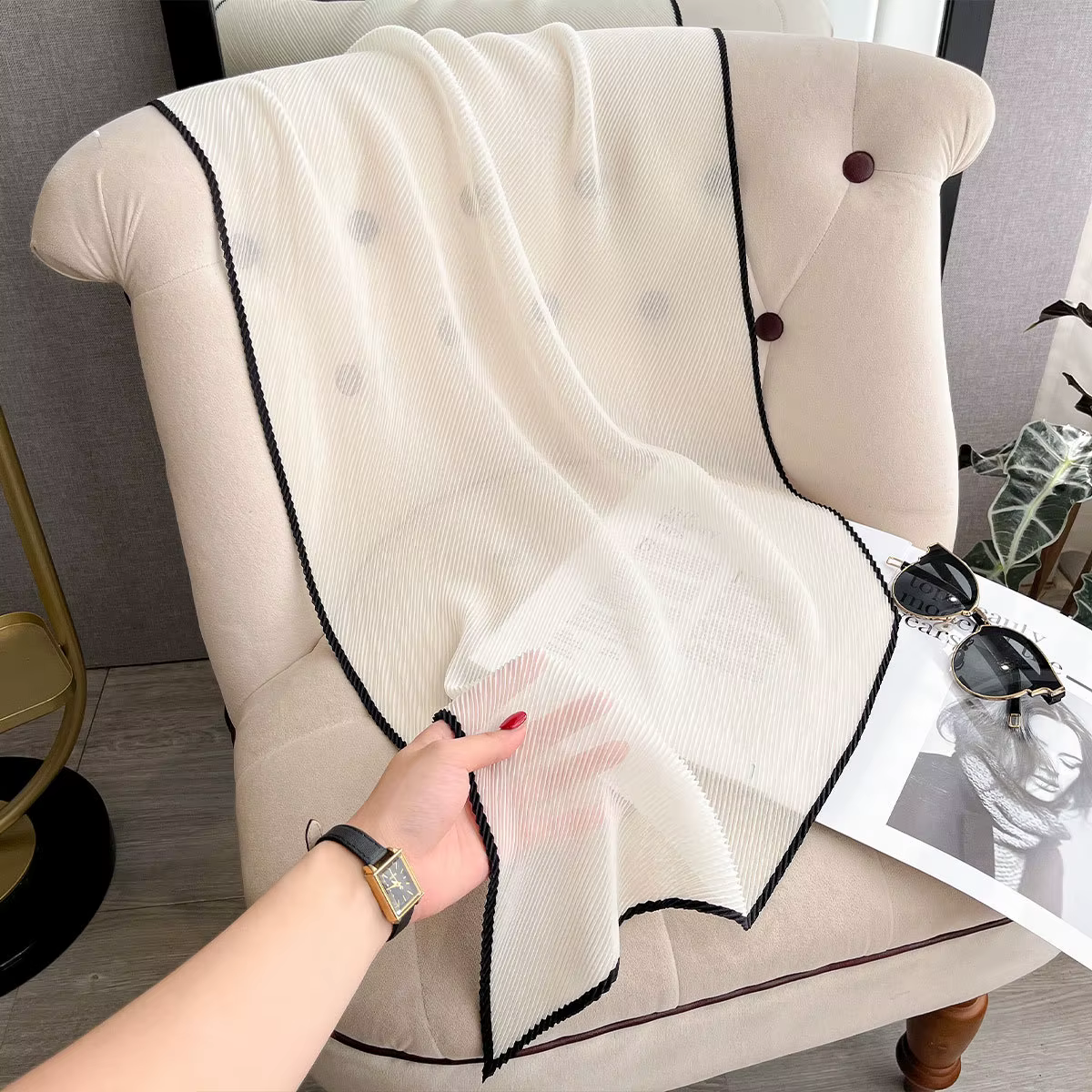 Foulard carré uni en tencel fin, respirant et doux pour la peau, idéal pour la plage ou comme foular