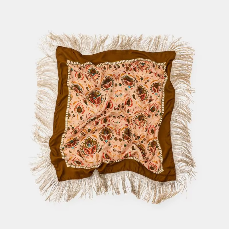 Écharpe carrée vintage en satin imprimé avec pompons pour femme – Accessoire féminin chic et polyval