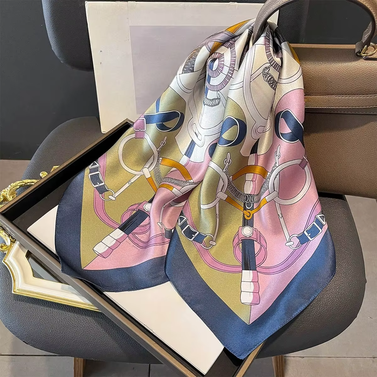 Foulard Hijab en soie de mûrier pour femmes, marque de luxe, tête carrée, imprimé de styliste, foula