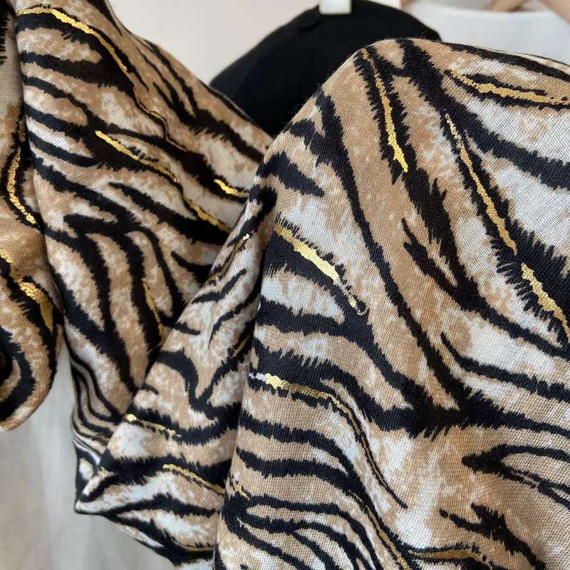 Mode femmes zèbre-rayure florale Viscose châle écharpe imprimé doux dame haute qualité Pashmina étol