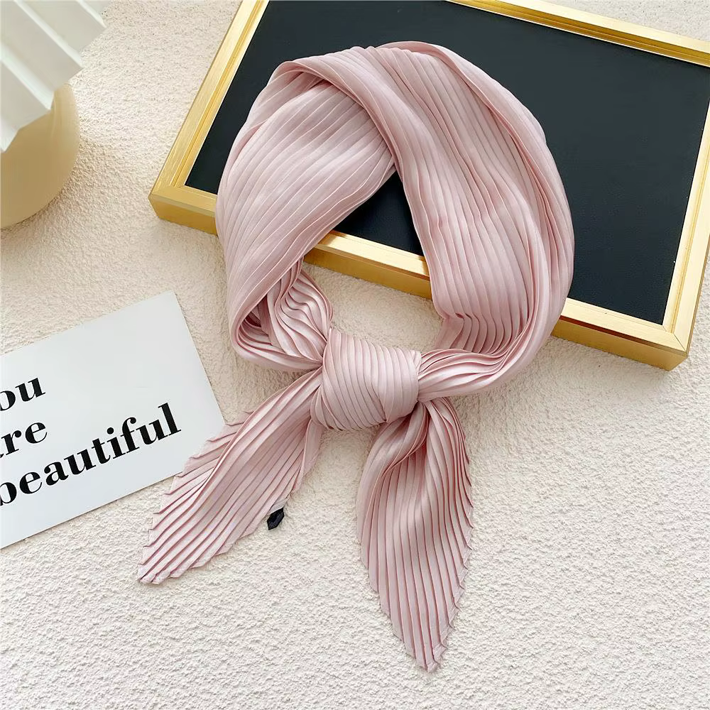 Foulard en soie imprimé plissé pour femmes, foulard carré en Satin pour printemps et été, 70x70cm, c