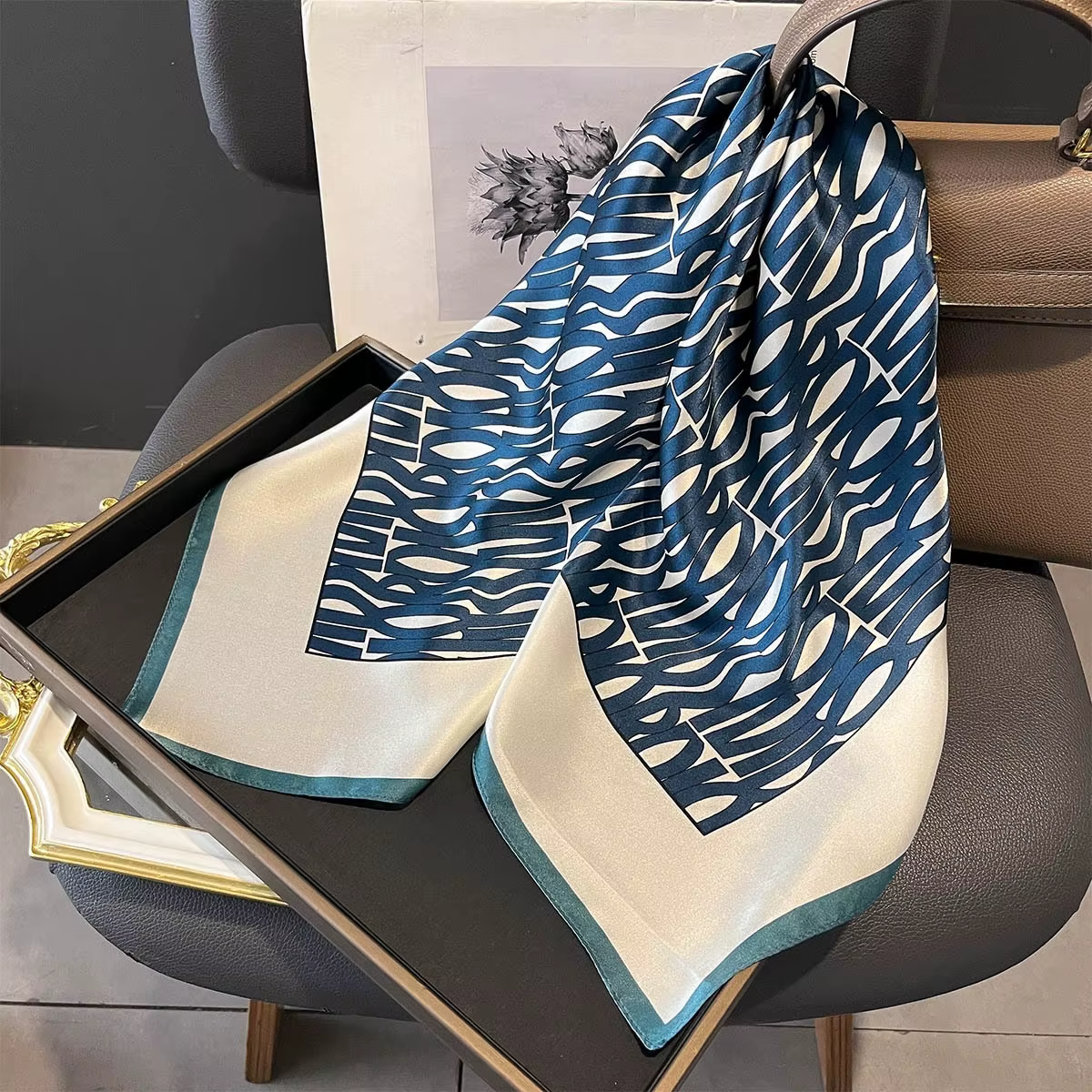 Grand foulard carré de 27 pouces pour femme, 100% soie pure, foulards de cou de luxe, bandana pour c