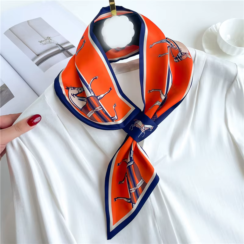 Marque de luxe imprimé cheval foulard maigre écharpe pour femmes Satin rubans de soie Bandana dames 
