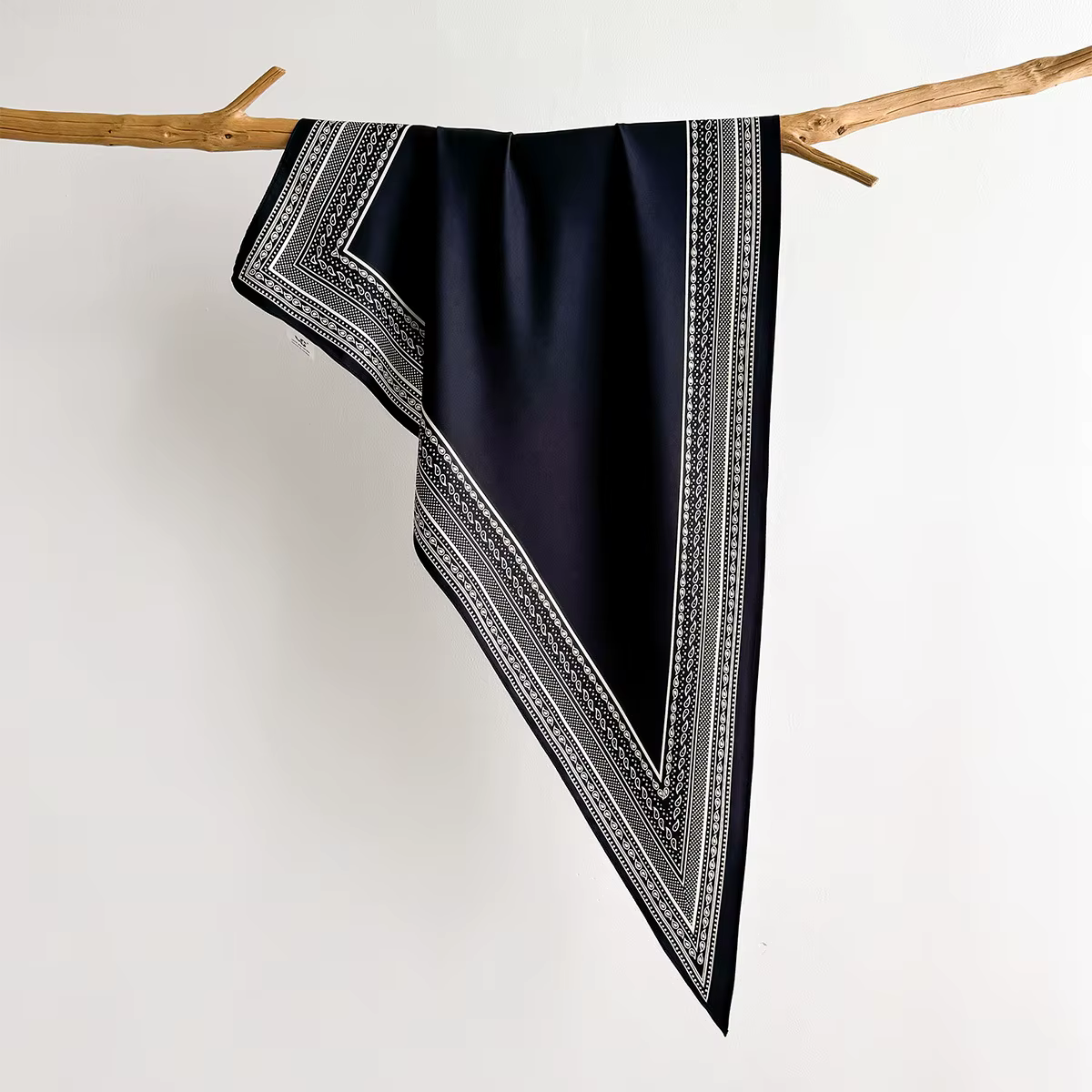 Écharpe triangulaire en sergé Stackable Wear, à nouer à la taille, de forme triangulaire, polyvalent