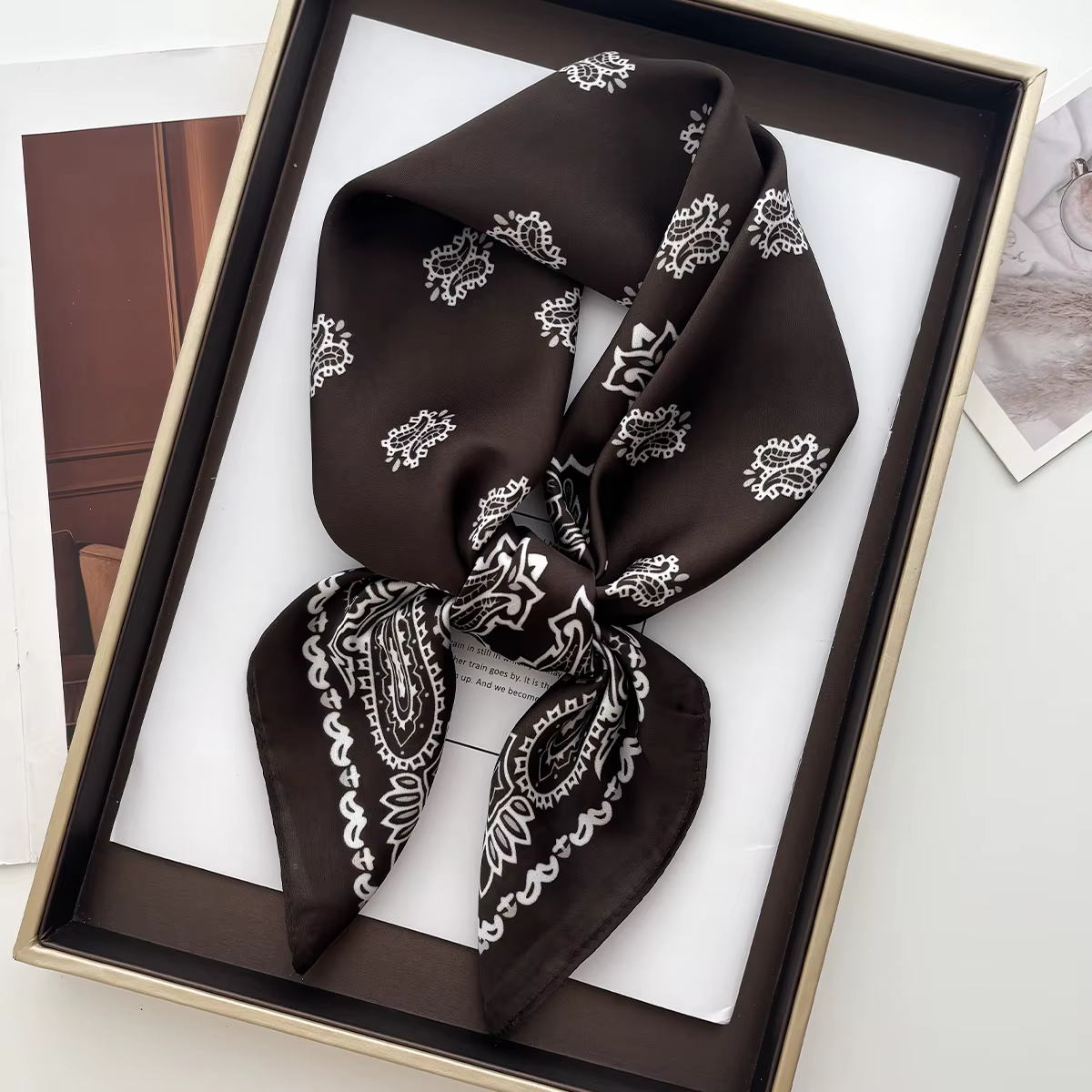 Foulard carré rétro en soie satinée à motif cachemire pour femme, bandana, petit cache-cou, hijab, c