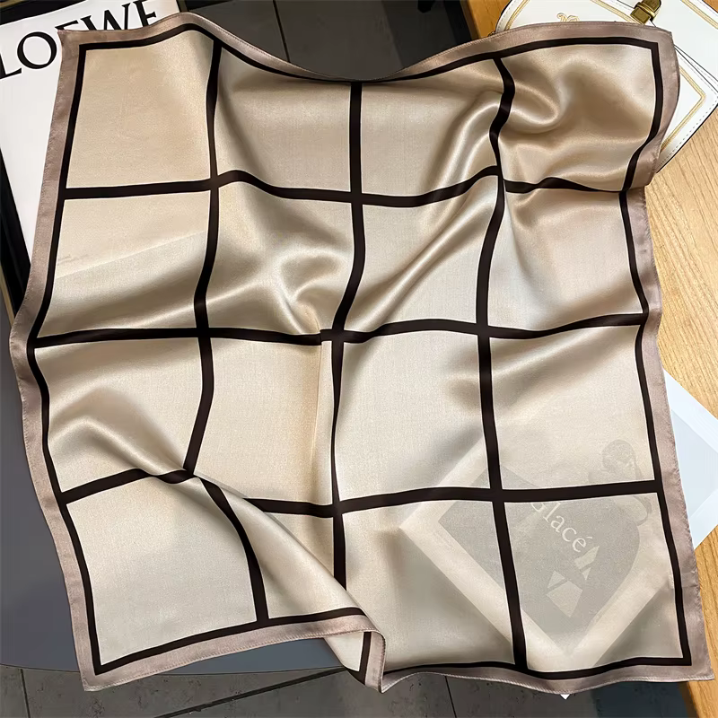 100% Foulard en soie véritable nouveau 70CM châle naturel enveloppes femmes dames mode foulards Foul
