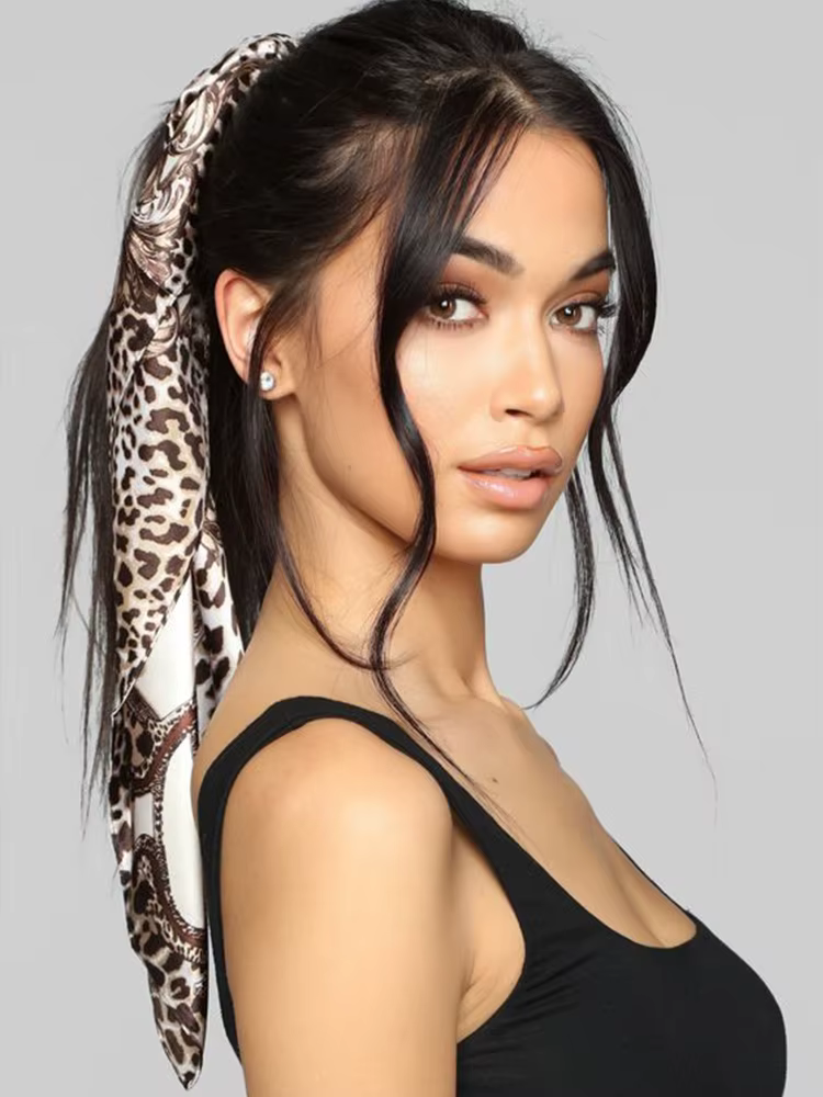 2025 Design marque foulard