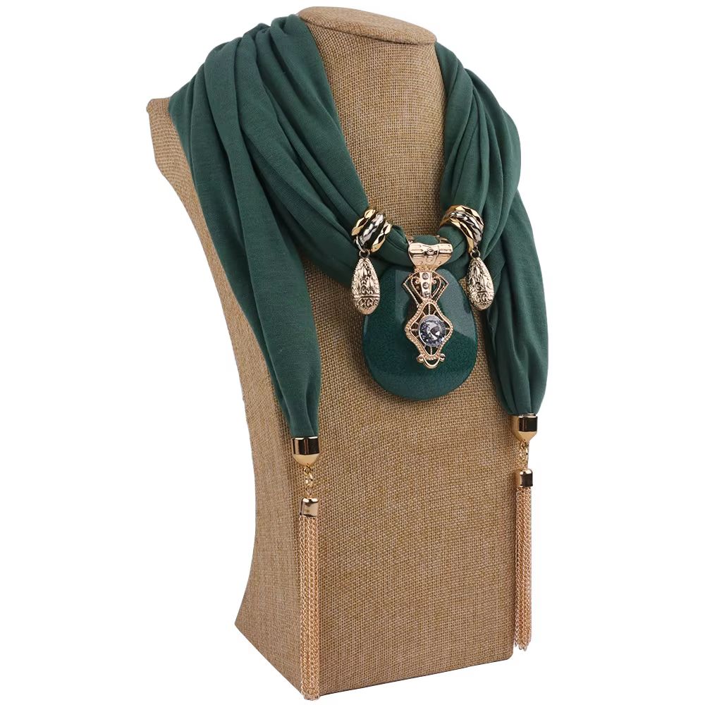 Mode femmes couleur unie gland Wrap écharpe multi-style décoratif bijoux collier pendentif